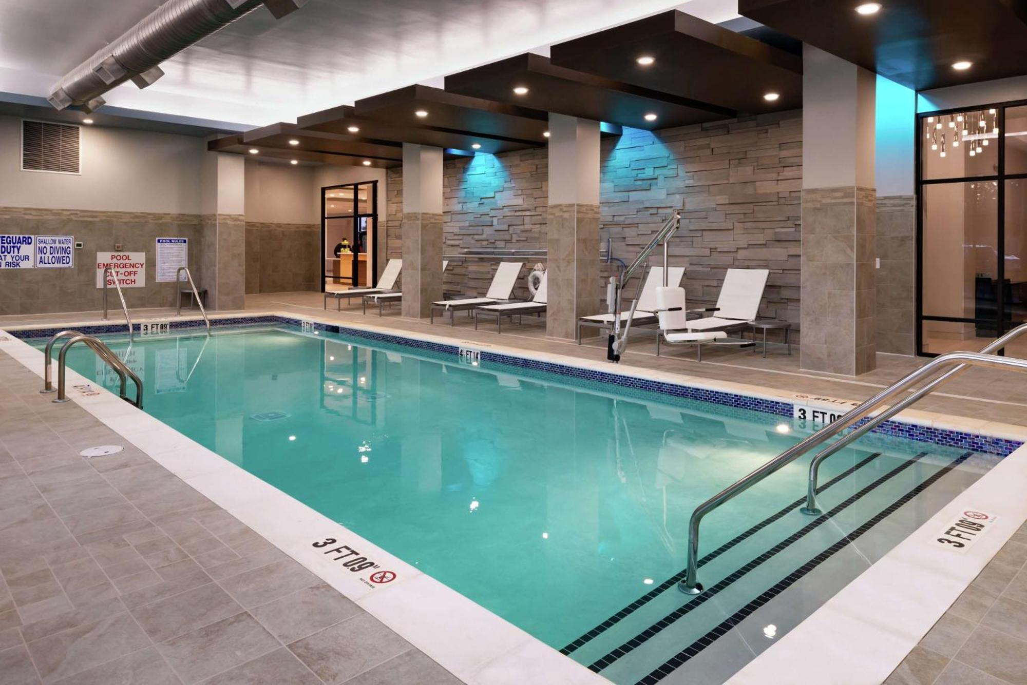 Home2 Suites By Hilton Columbia Downtown Экстерьер фото